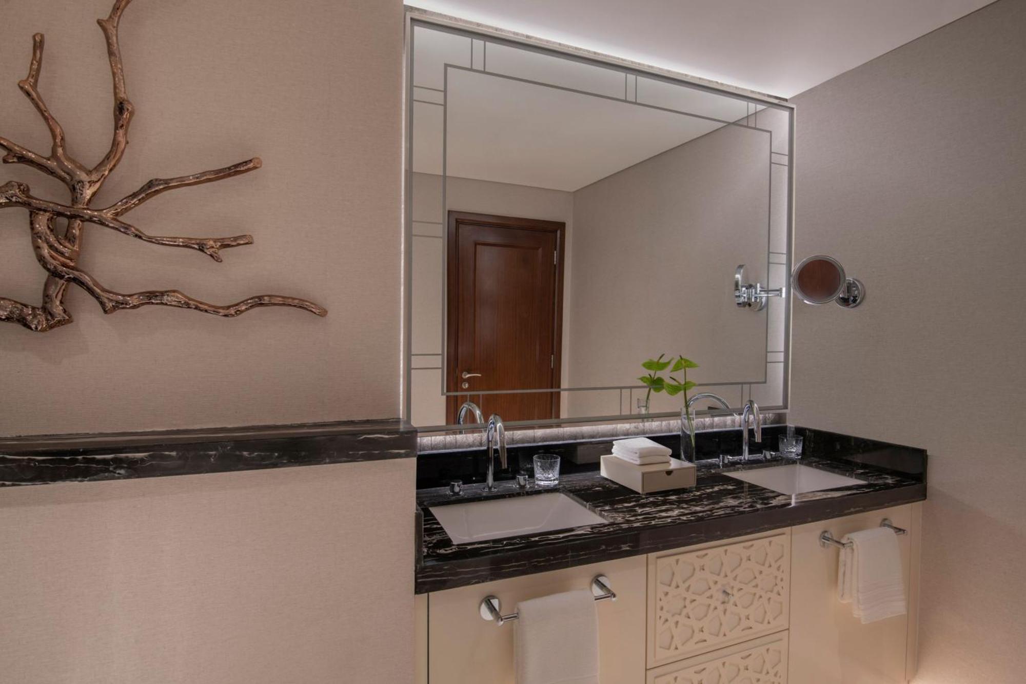 The St. Regis Marsa Arabia Island, The Pearl Qatar Doha Exterior foto
